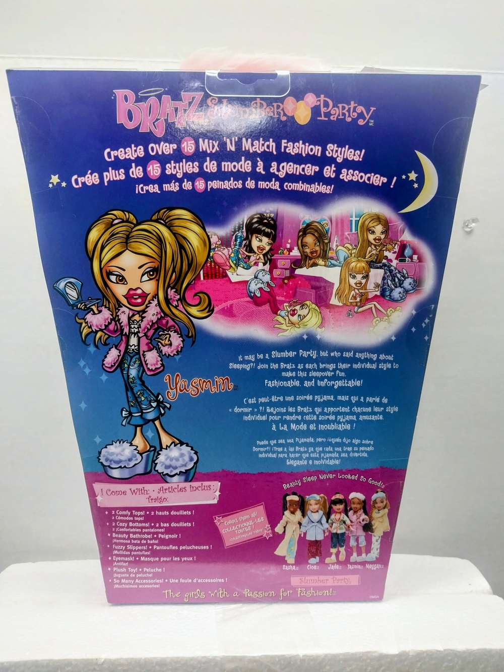 Bratz Slumber Party Doll Yasmin in Pink Robe with Green Bear ( 1 ) - Picture 2 of 3
